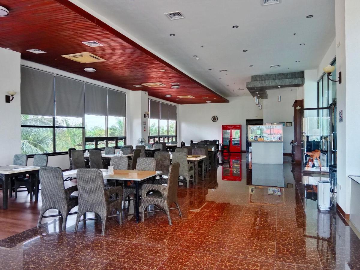 Queens Island Golf And Resort Medellin Exterior foto